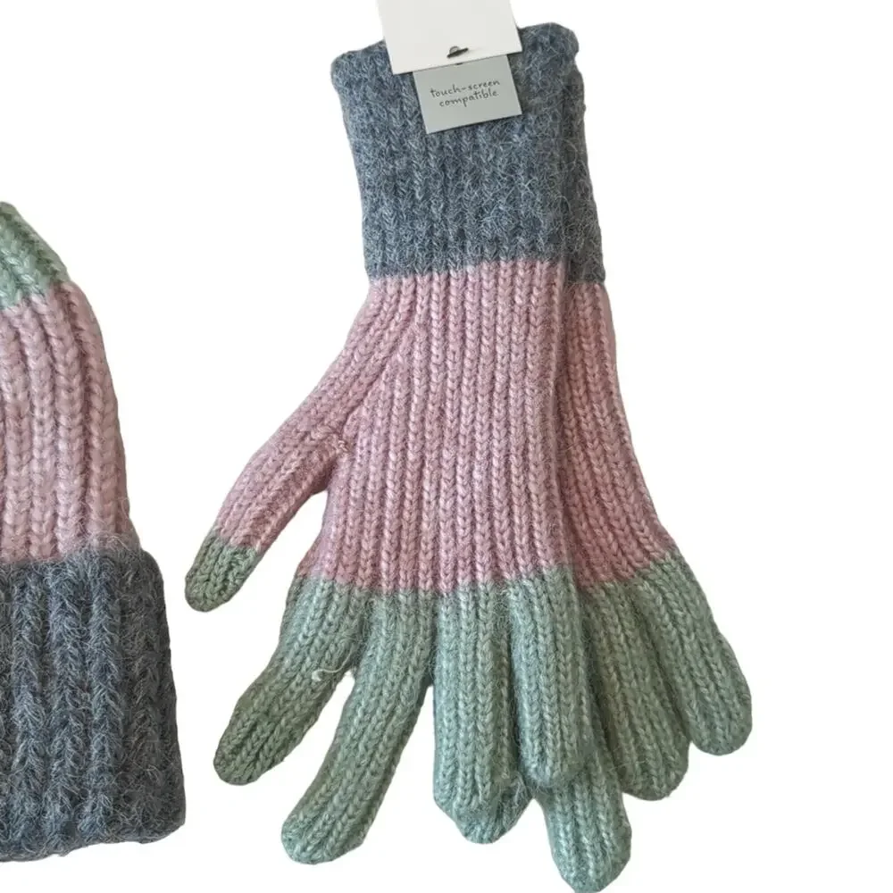 NWT a new day Hat and Gloves